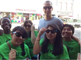 Scavenger hunt item: take pictures with strangers