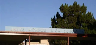 James Monroe High School 모습.